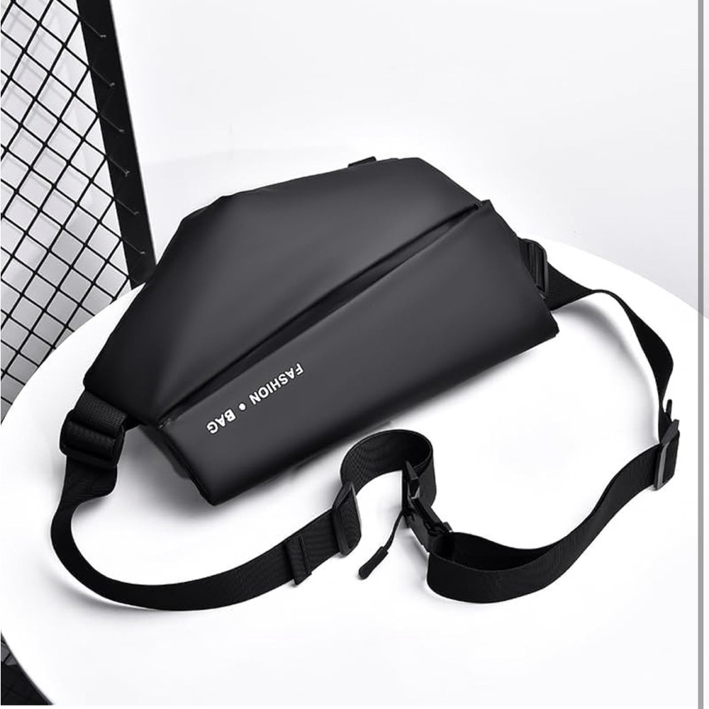 Men🧔🏻‍♂️Black Crossbody Chest Bag Sling Bag Waterproof Bag with Adjustable Strap